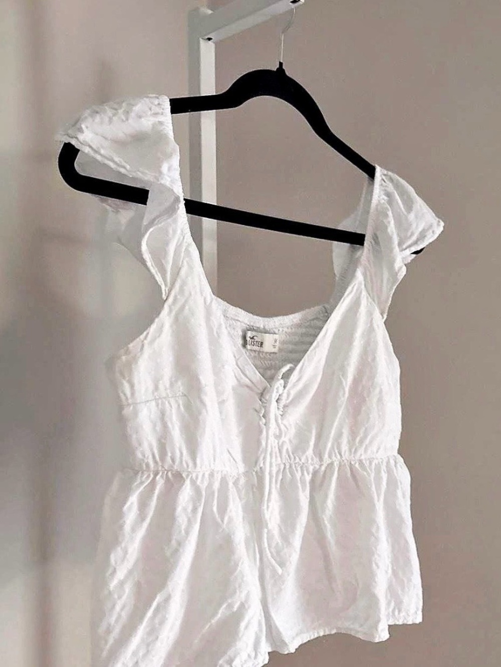 Hollister White Ruffle Strap Tie-Front Peplum Top Women’s Size M Cotton Milkmaid - Picture 3 of 4